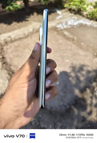 Vivo V40e