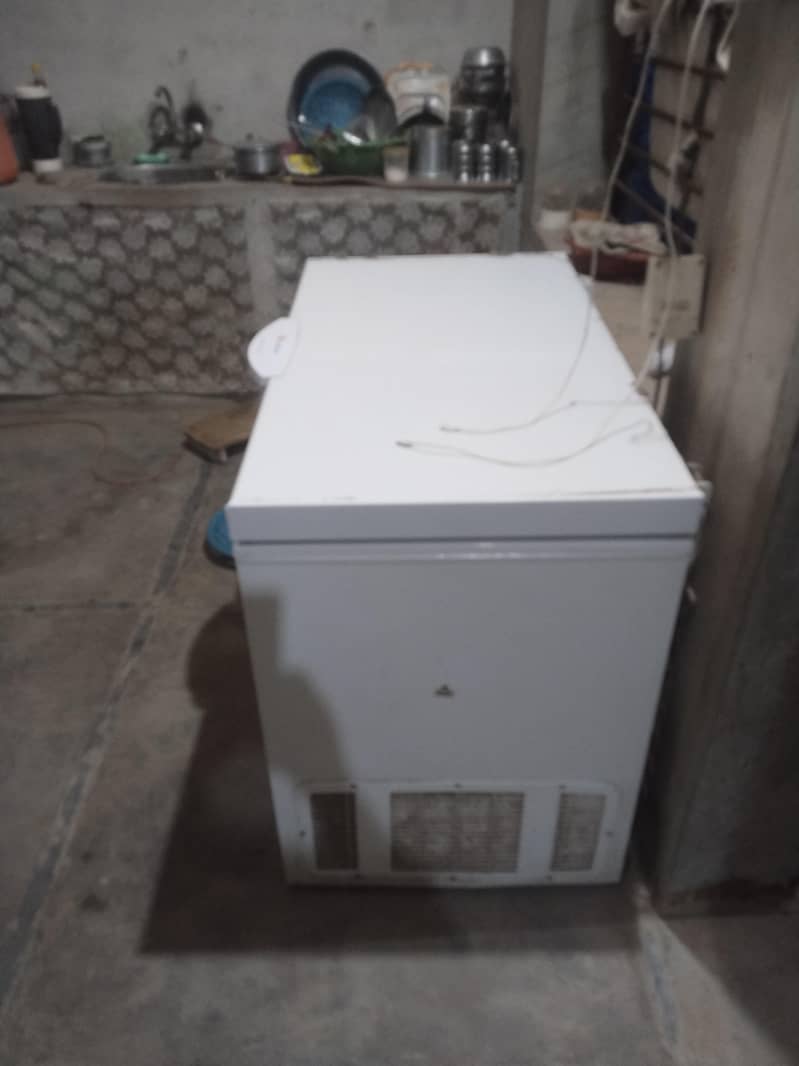 refrigerator 0