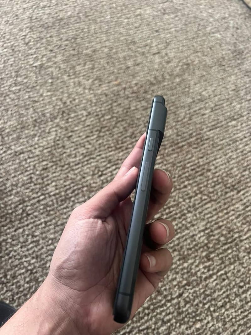 Google Pixel 8 (10/10 condition) 3