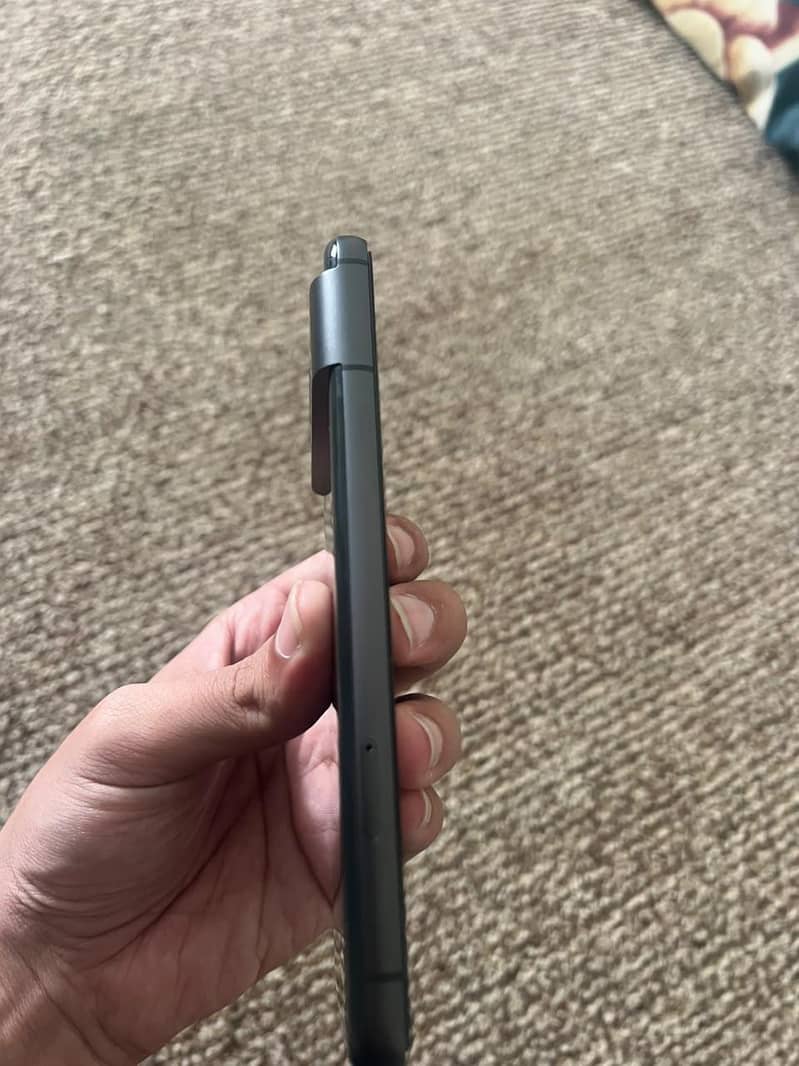 Google Pixel 8 (10/10 condition) 4