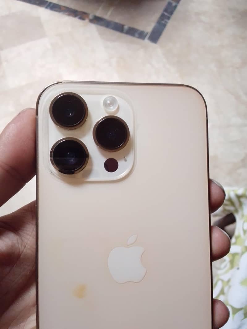 Apple iPhone 14 Pro Max 0
