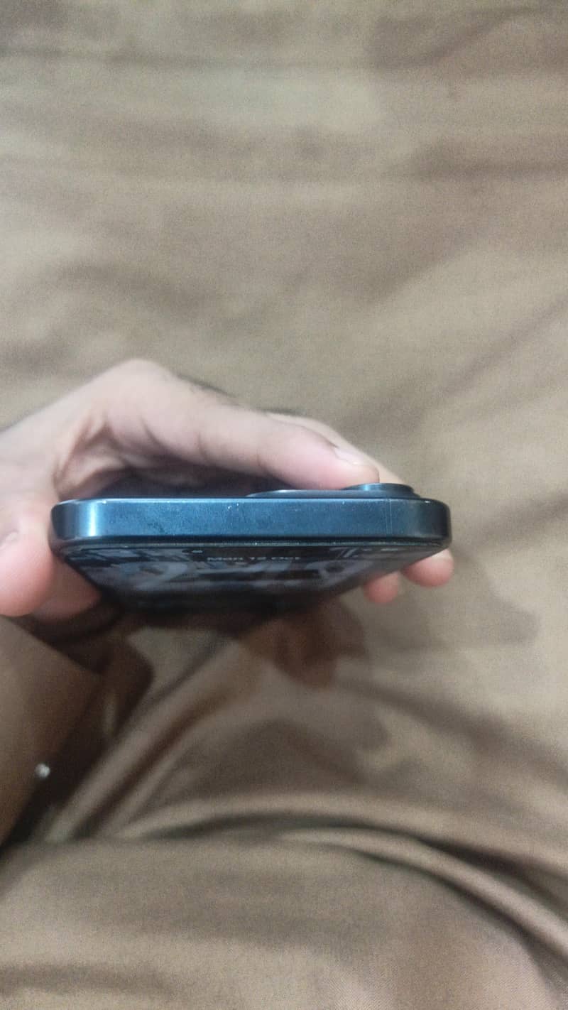 Apple iPhone 15 Pro Max 2