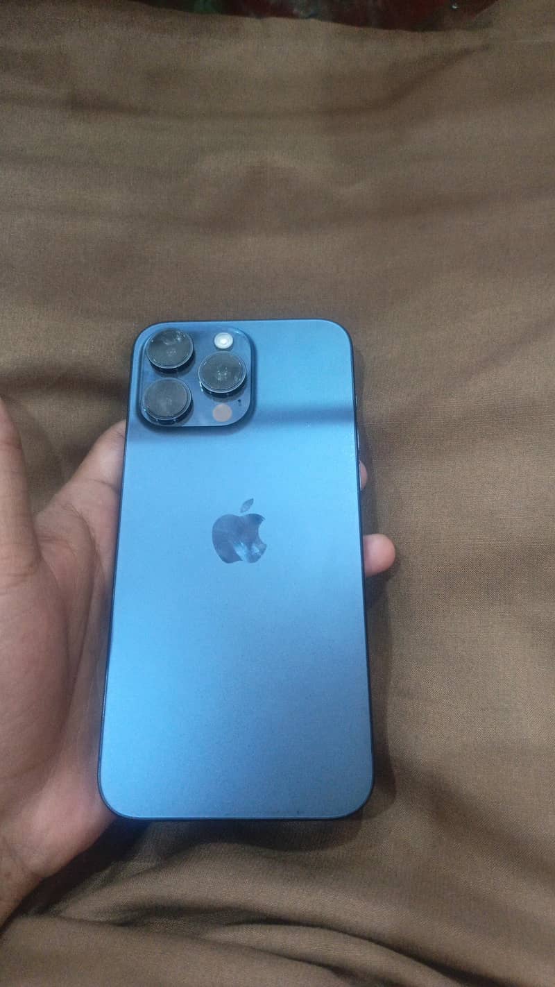 Apple iPhone 15 Pro Max 5