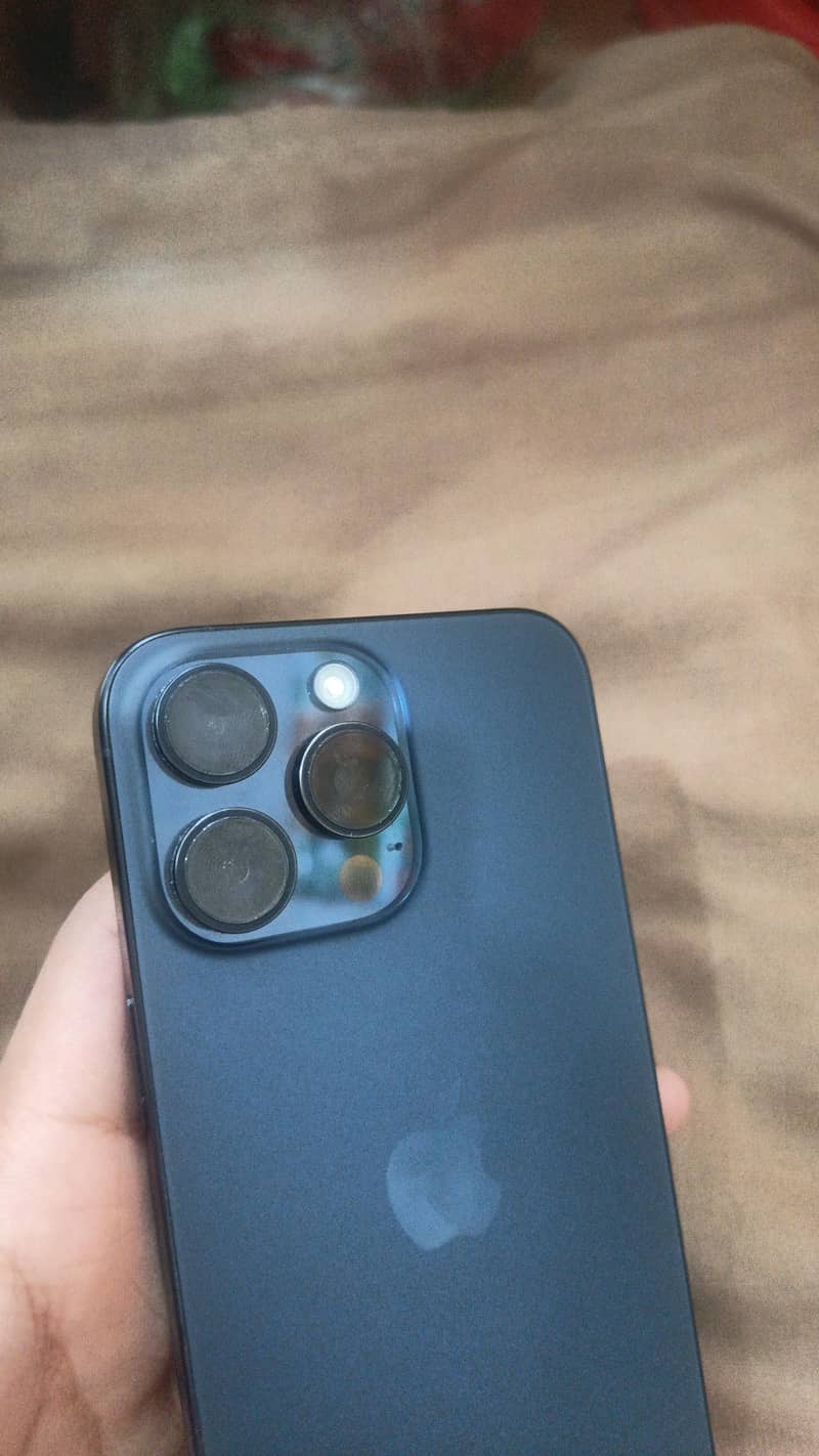 Apple iPhone 15 Pro Max 6