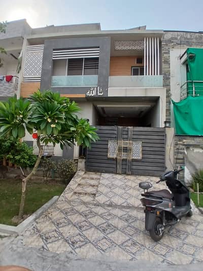 05 MARLA DOUBLE STOReY HOUSE AVAILABLE FOR SALE AT PRIME LOCATION IN KHAYABAN-E-AMIN A BLOCK
