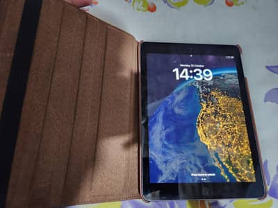 ipad 6th gen for sale / brought from uae