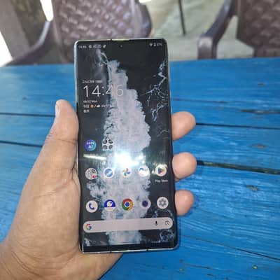 Aquos R6