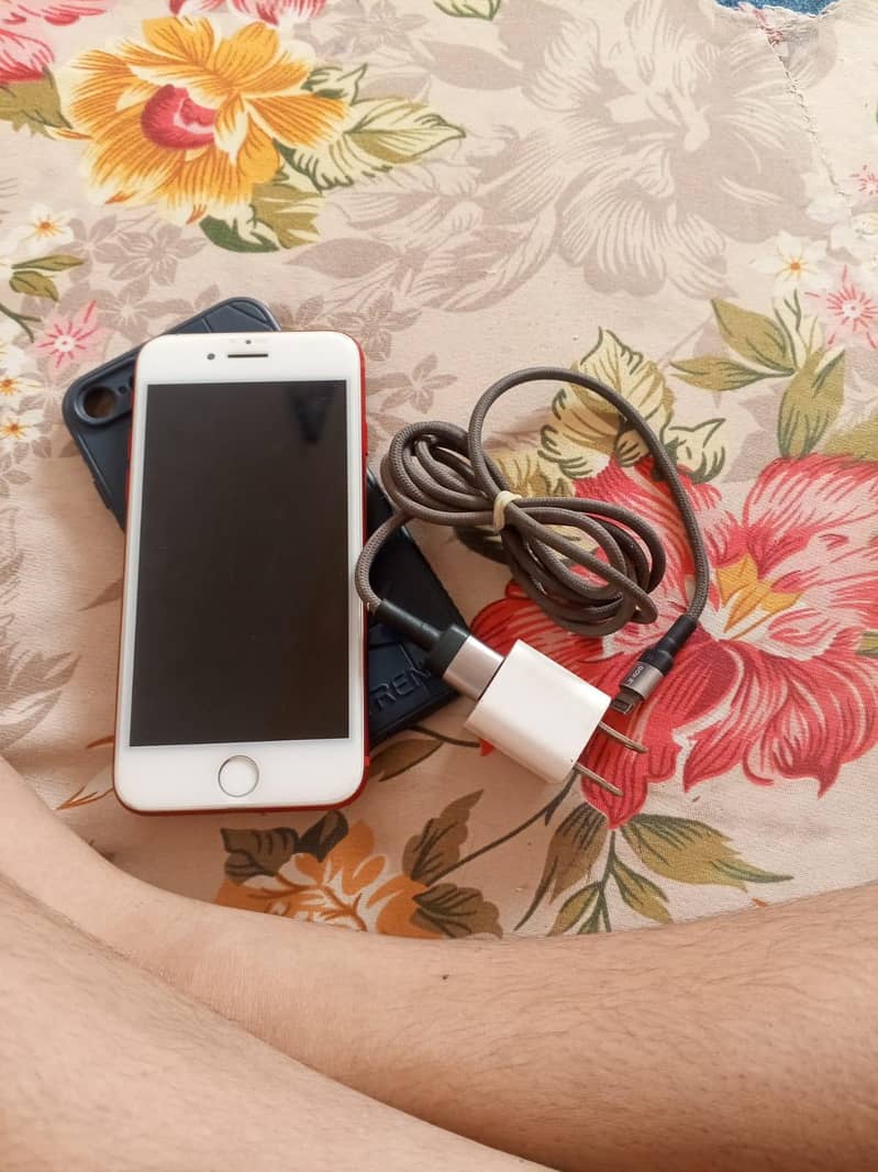 Apple iPhone 7 0