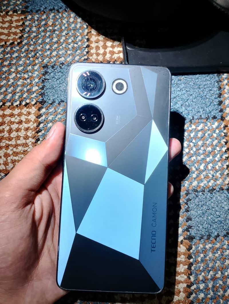 Tecno CAMON 20 0