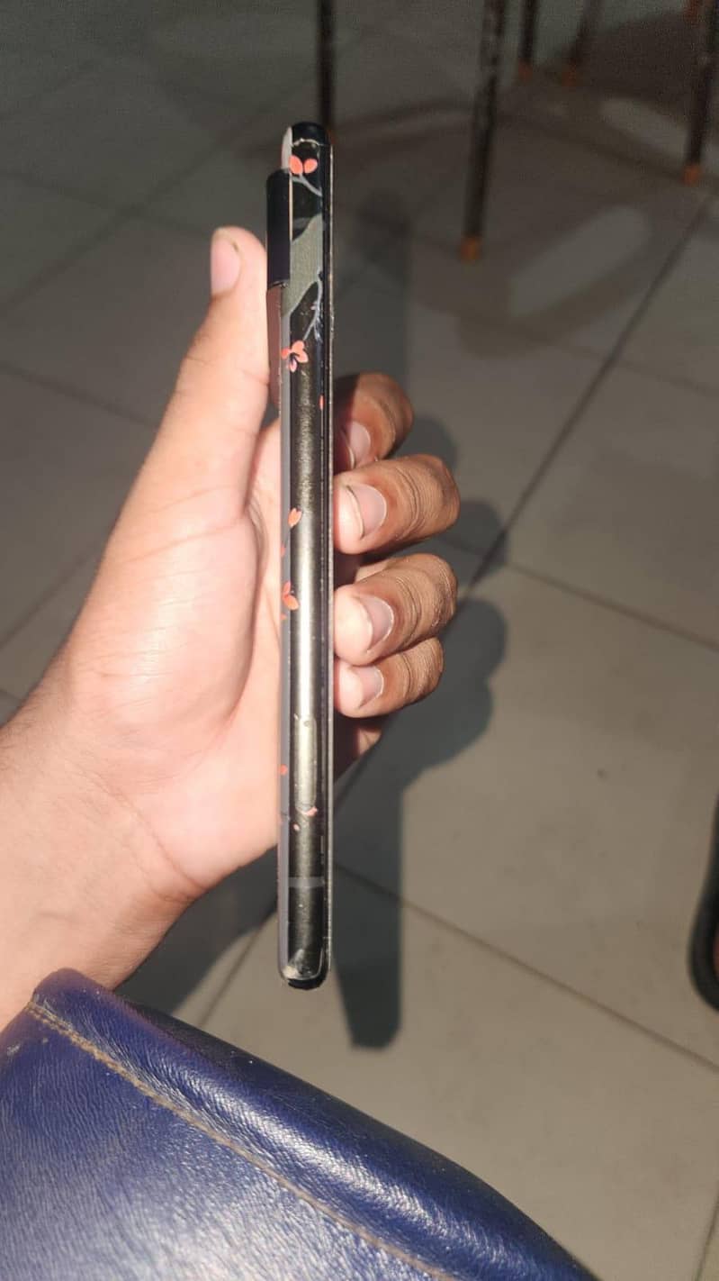 Google Pixel 6 4