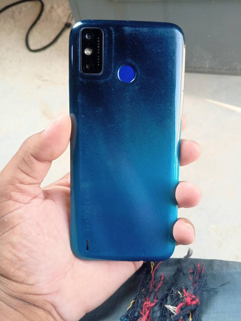 Tecno Spark 6 1