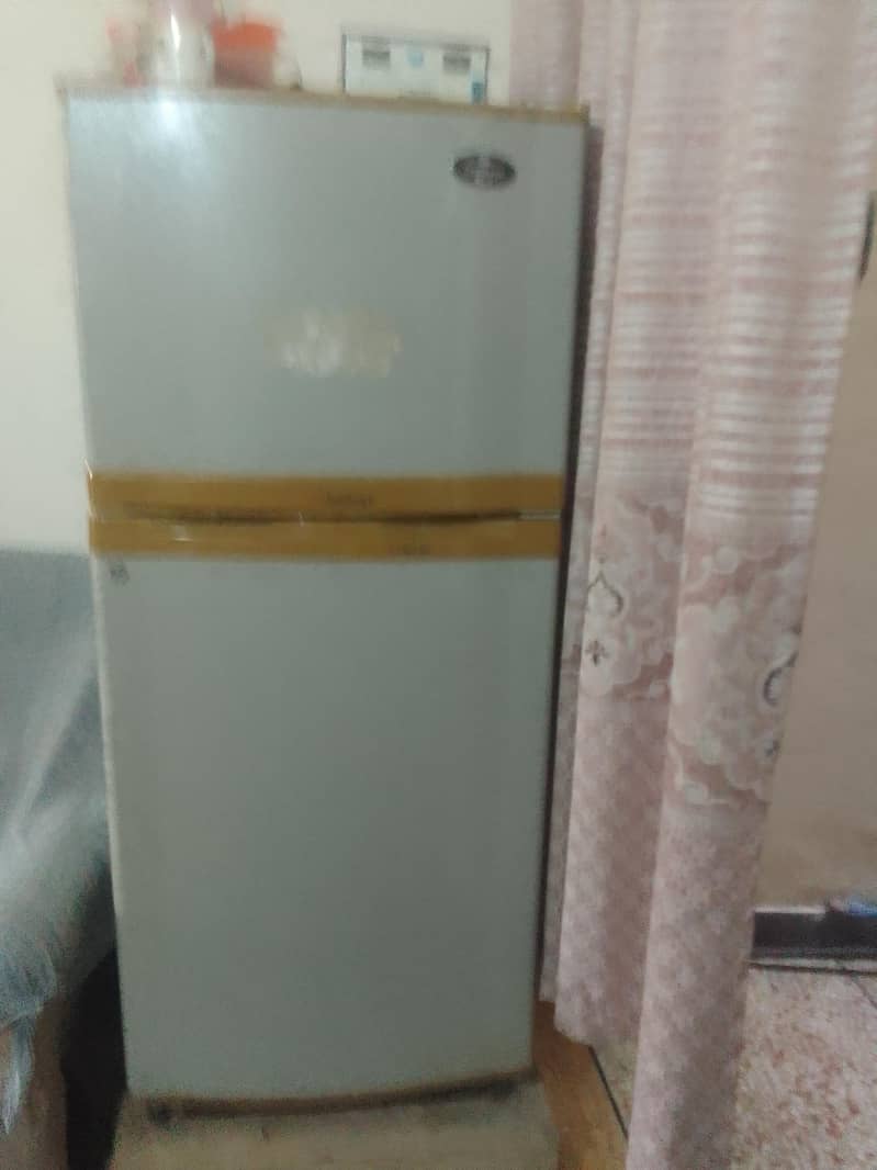 Good condition Fridge 0