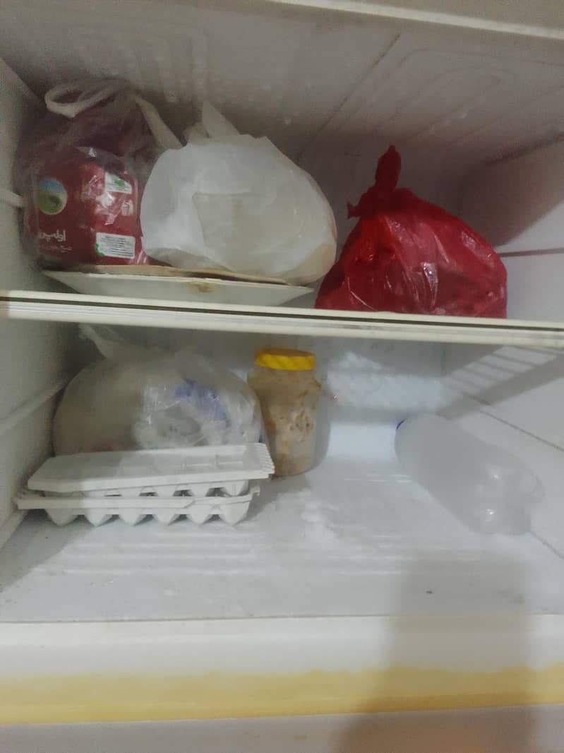 Good condition Fridge 3