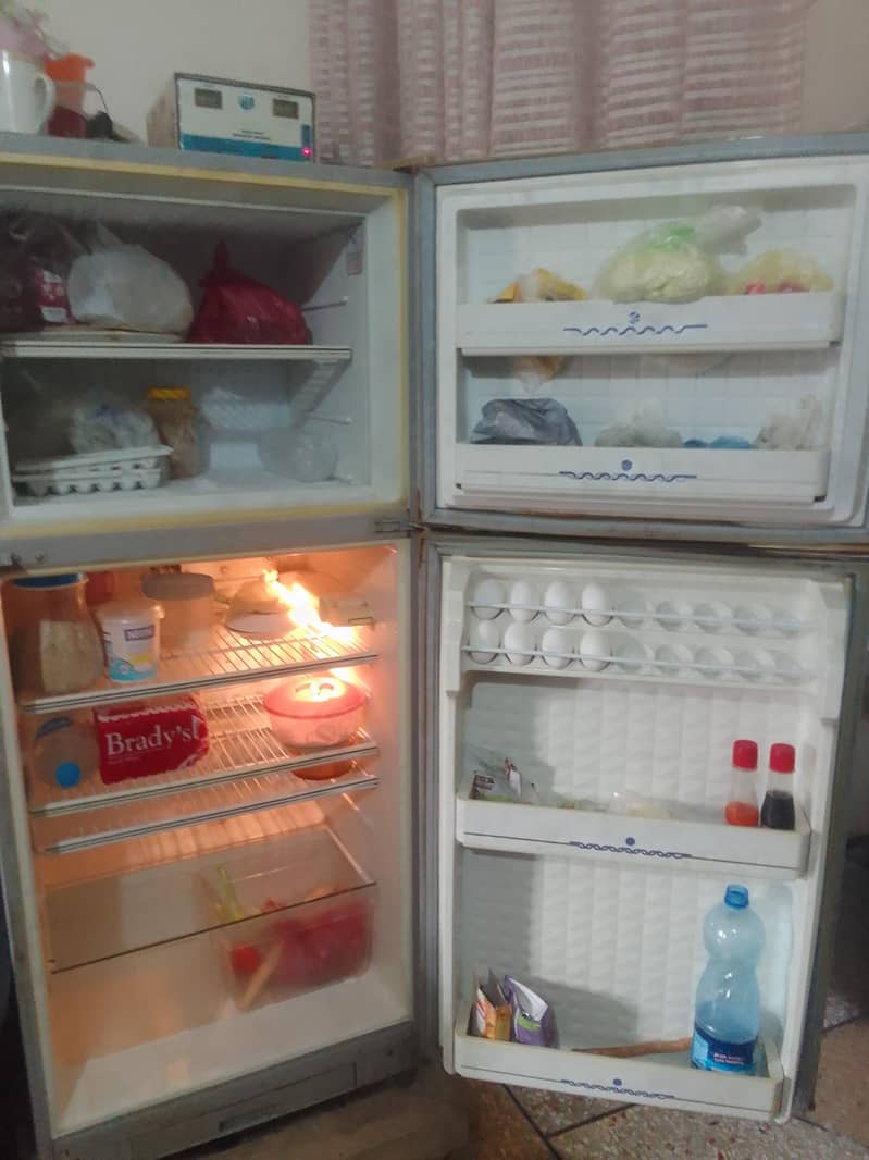 Good condition Fridge 4