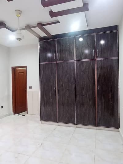 Flat Sized 2000 Square Feet Available In Gulshan-E-Iqbal - Block 17