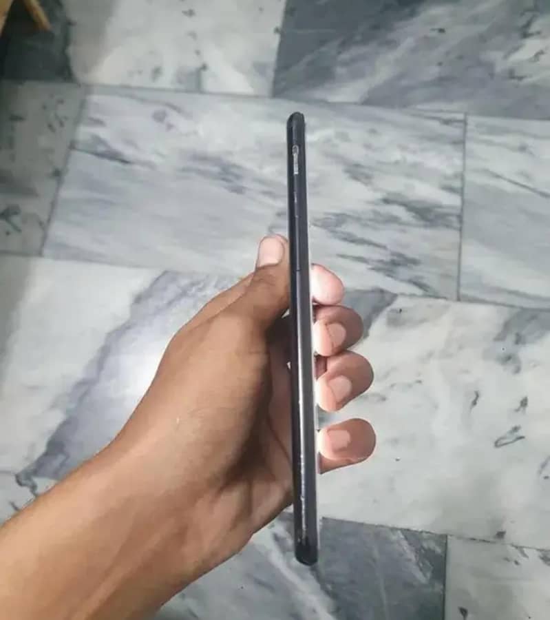 One Plus 5T 3