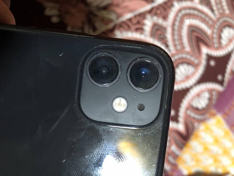 Apple iPhone 11 4