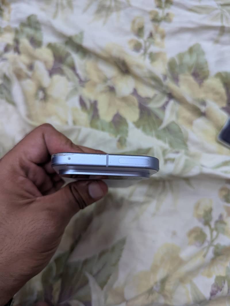 Google Pixel 10 3