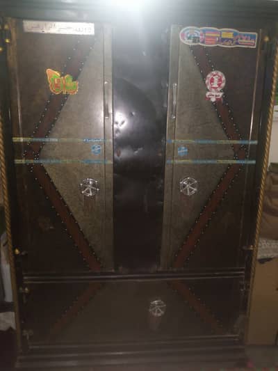 Iron Steel Wardrobe for Sale – Strong & Spacious
