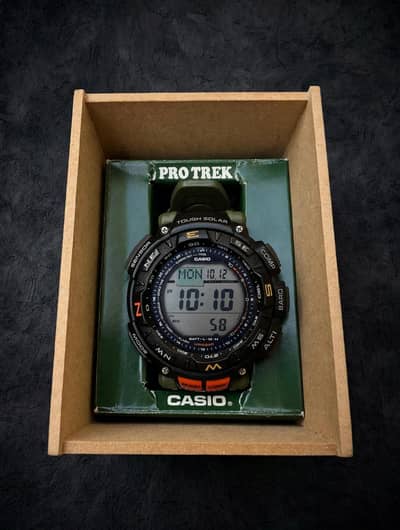Casio  Pro trek PRG 240-3DR  Triple sensors Tough Solar Original with