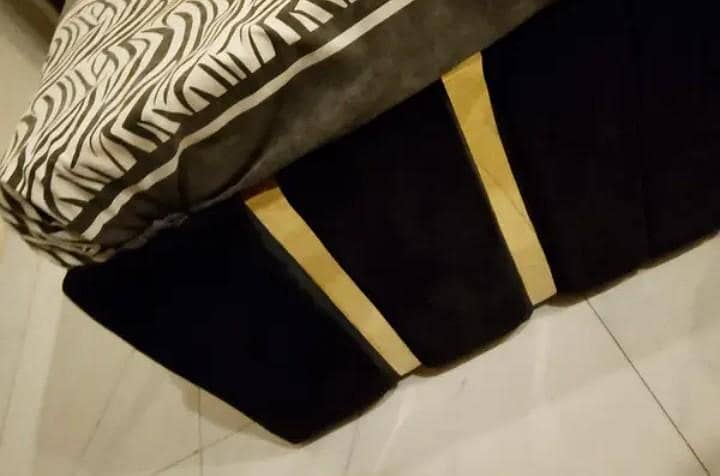 King size Bed 2