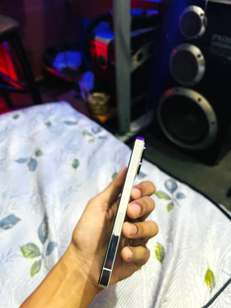 Apple iPhone 13 Pro 3