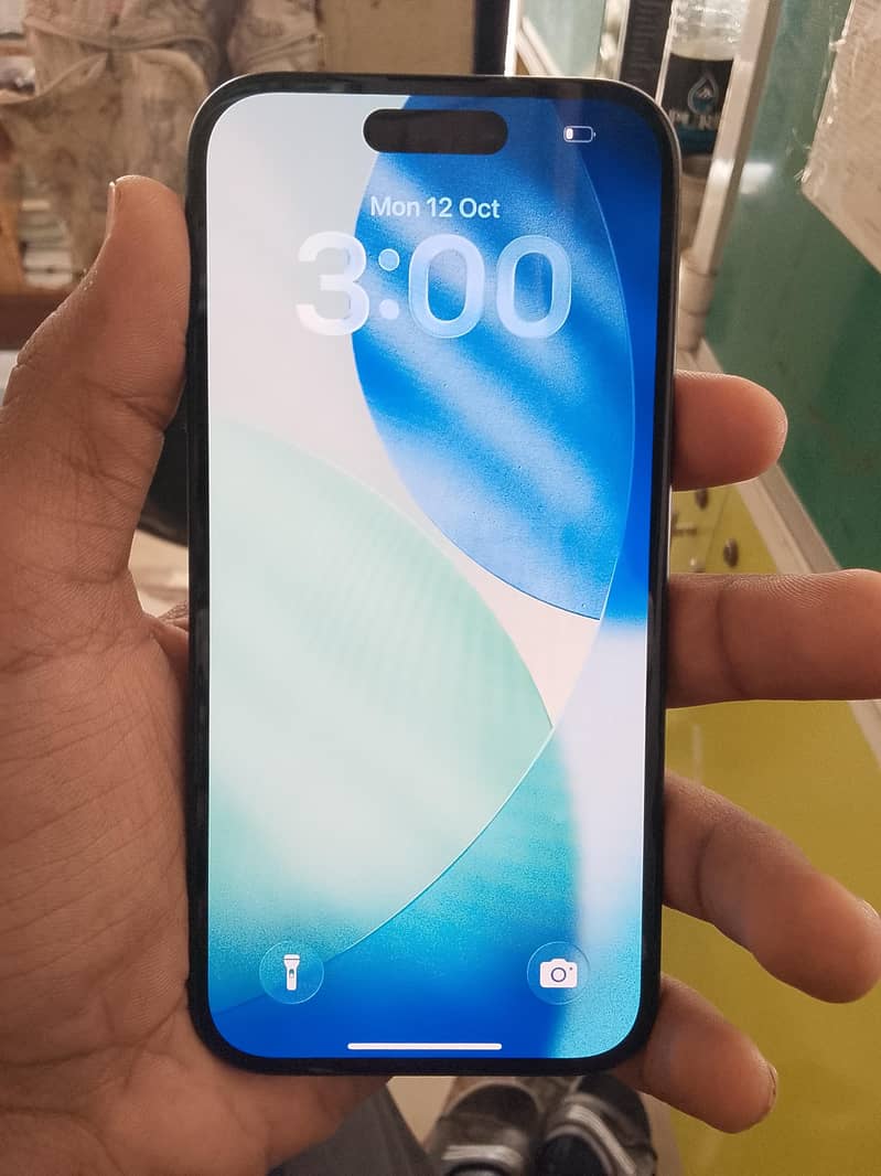 Apple iPhone 16 5