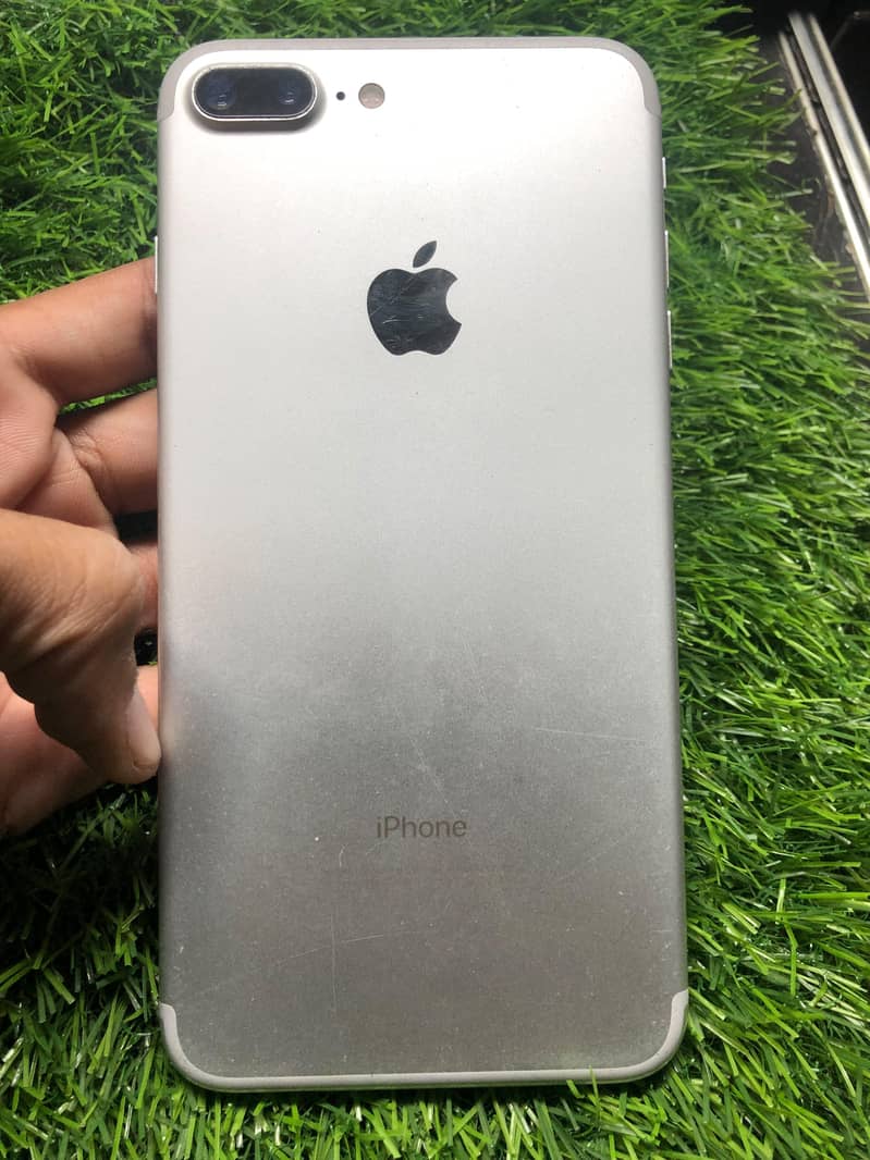 Apple iPhone 7 Plus 1