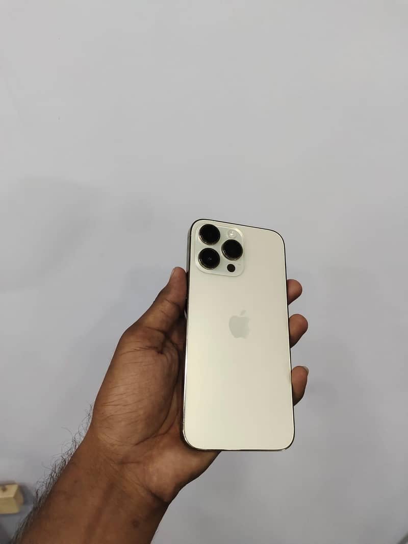 Apple iPhone 14 Pro Max 0