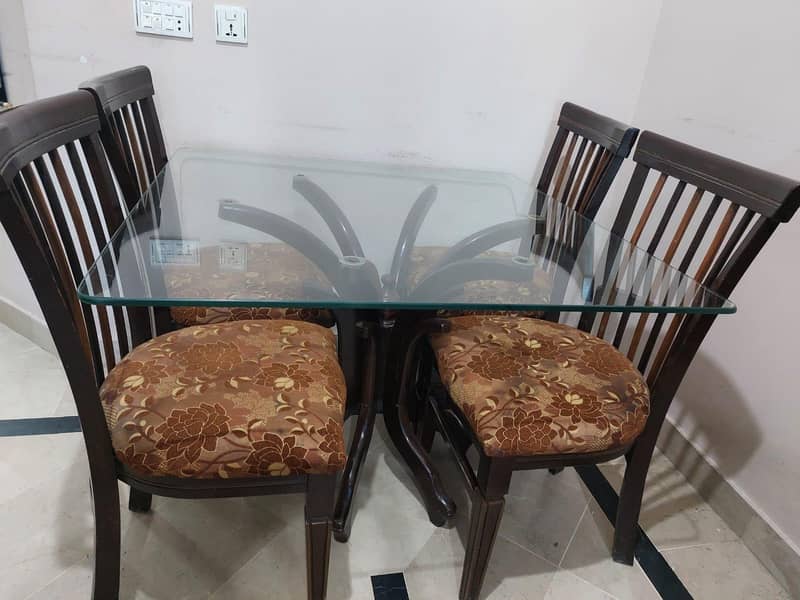 Dining Table 0