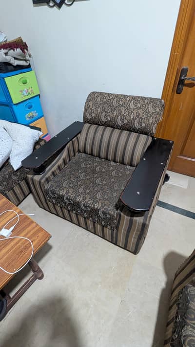 6 Seater Sofa Set with Table