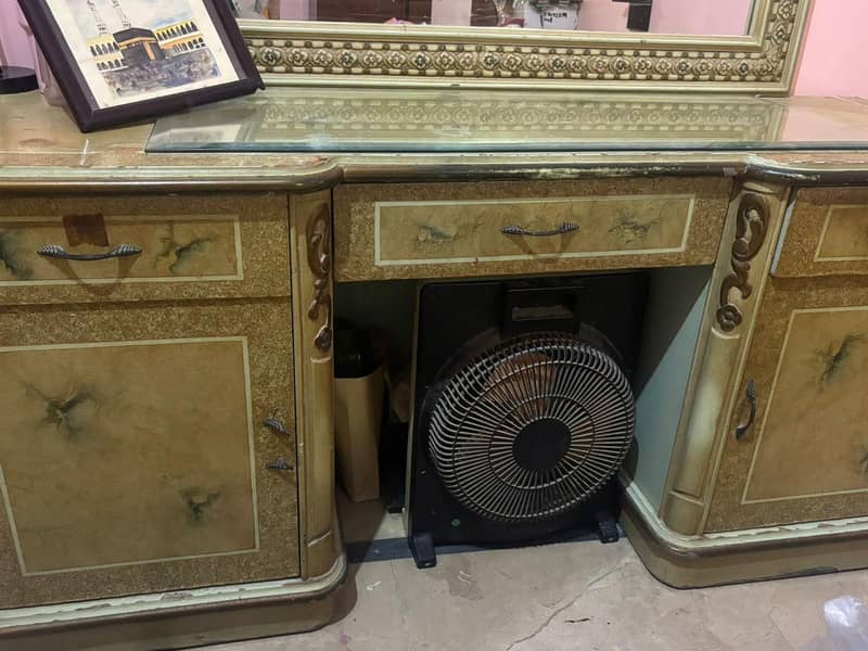 Dressing Table with Large Mirror  Good Condition 2