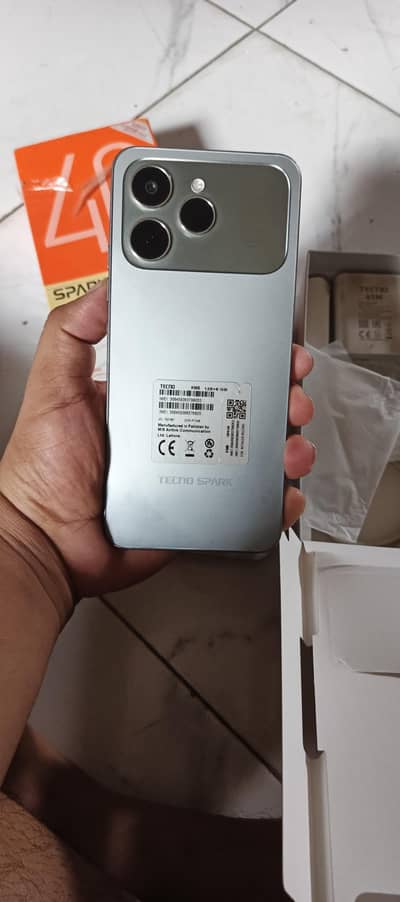Tecno spark 40 6/128  complete accessories 10/10 warnty 7 to 8 monts