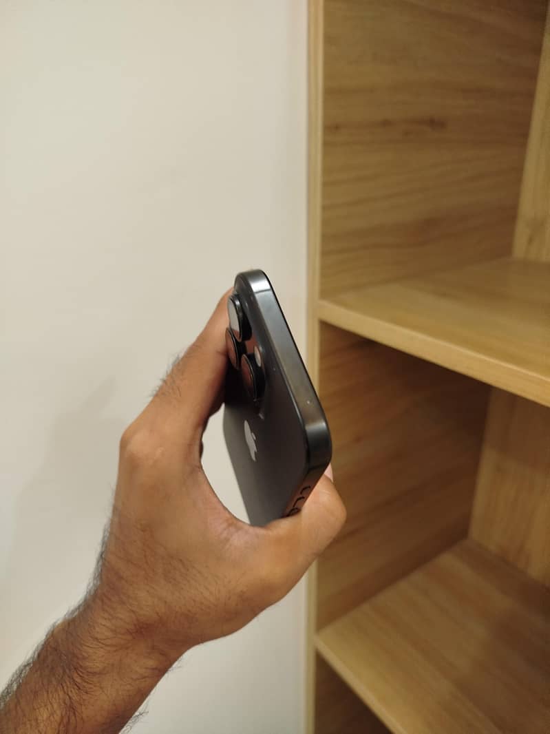 Apple iPhone 16 Pro 5