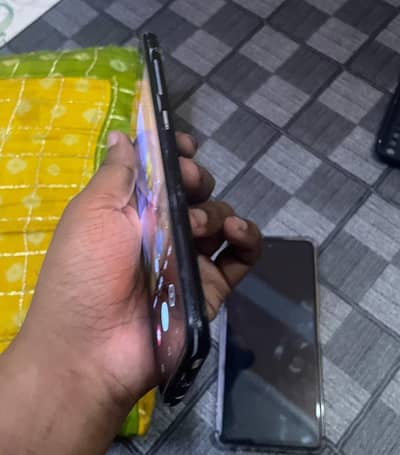 Samsung Mobile A50 6/128 only set