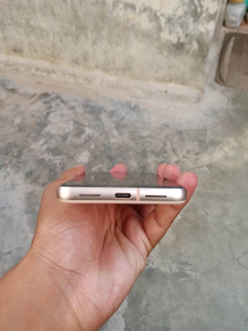 Google Pixel 8 2
