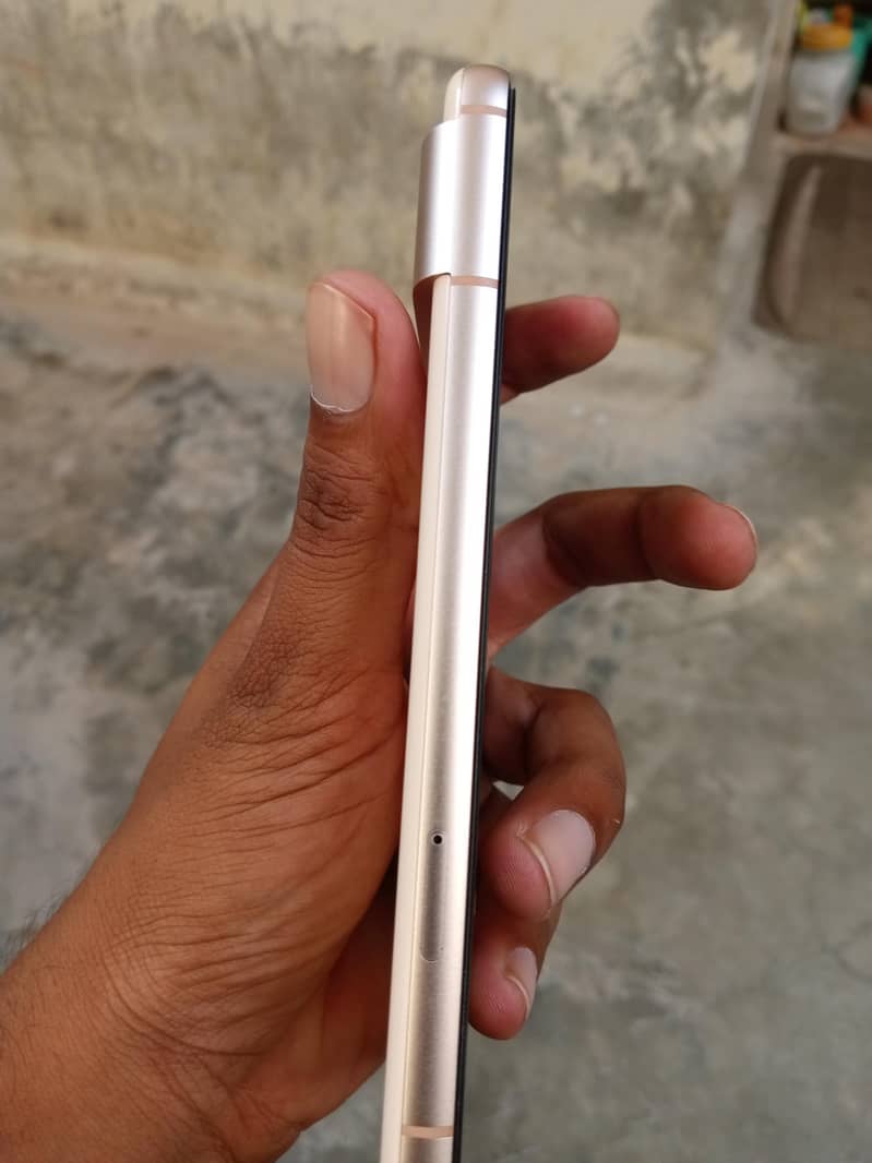 Google Pixel 8 3
