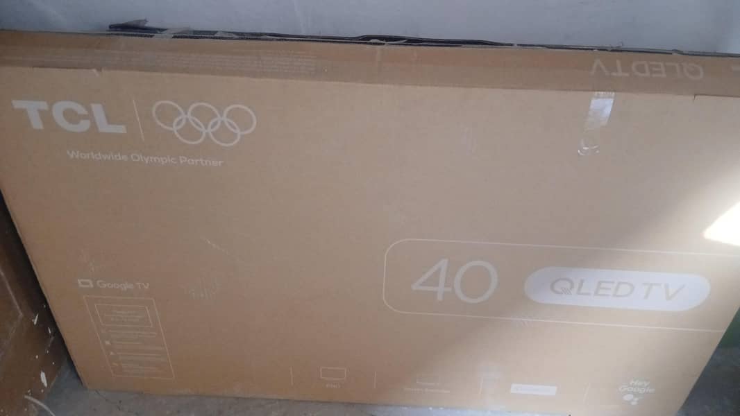 TCL 40 0