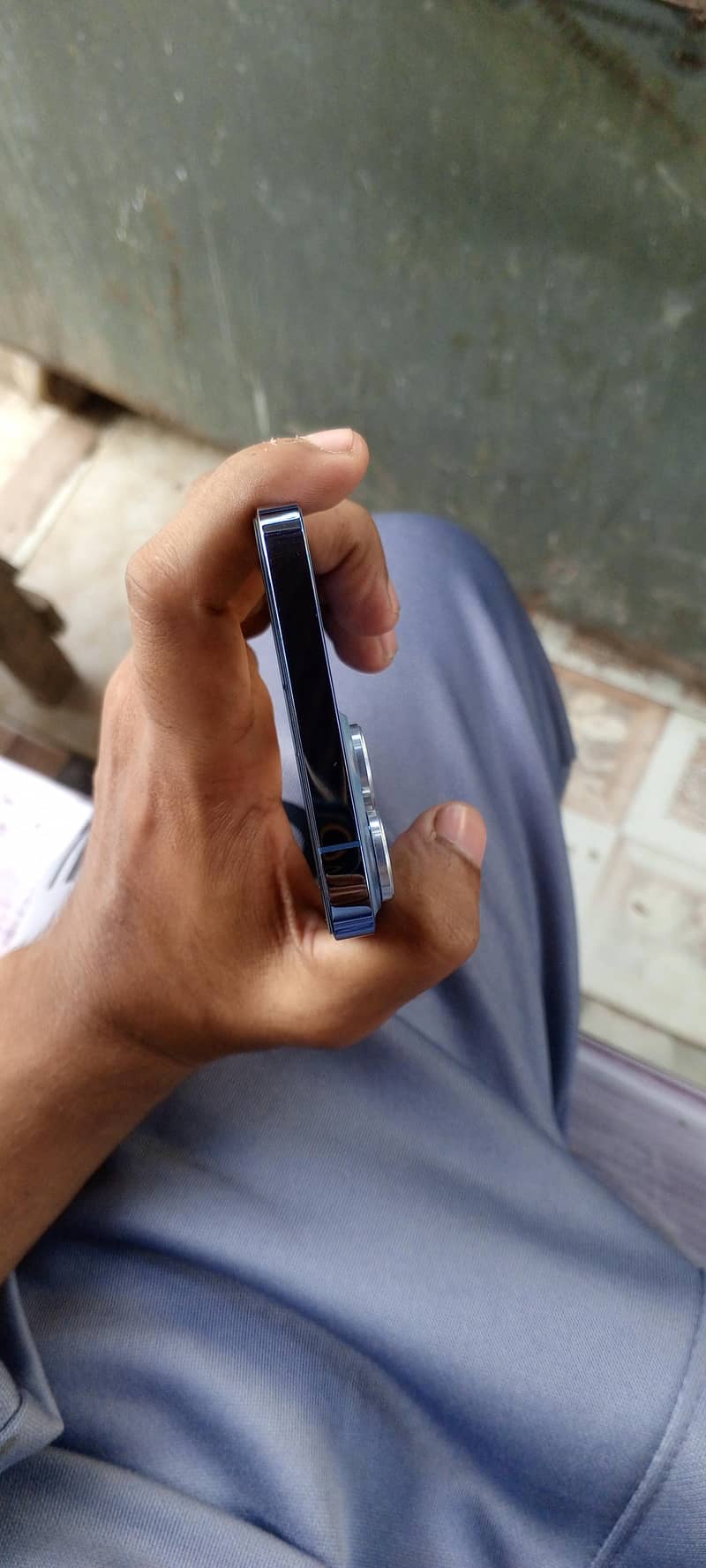 Apple iPhone 13 Pro Max 3