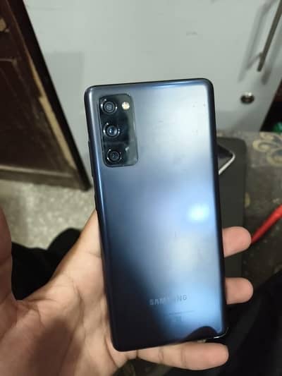 Samsung Mobile S20 FE exchange possible with  iPhone