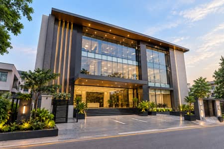 8.3 Kanal Commercial Building For Sale PKR 2.65 Crore Monthly Rental Income | Demand: PKR 4.5 Arab