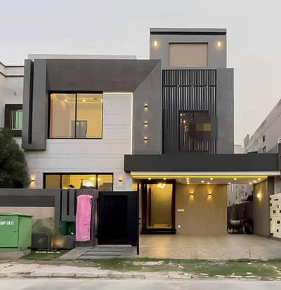 10 Marala House Available For Rent Like Brand New