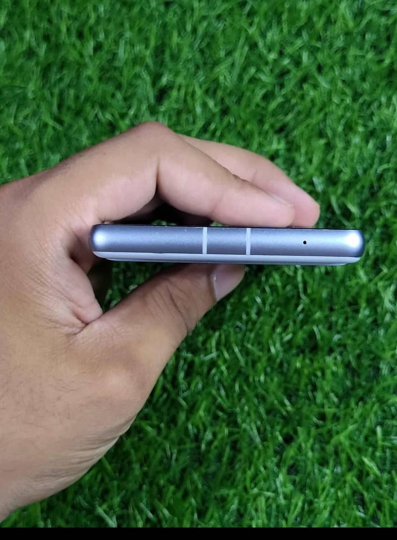 Google pixel 7a 5