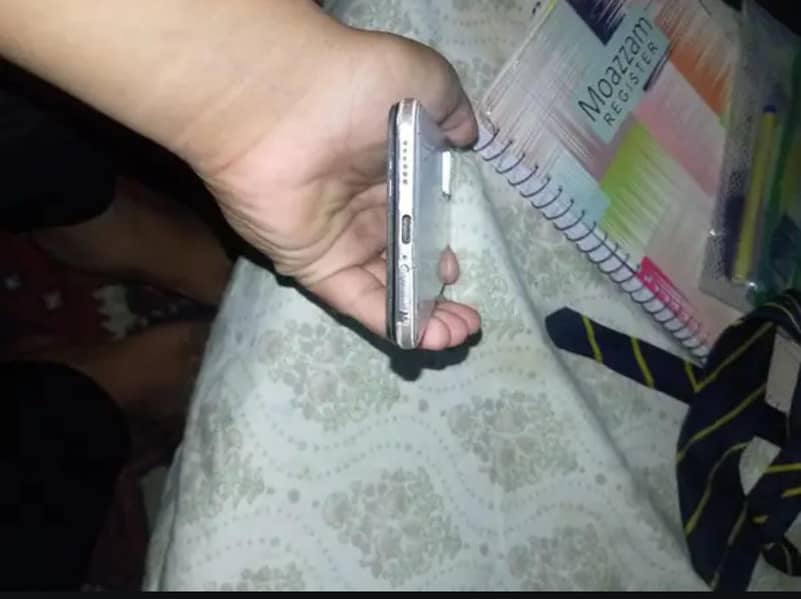 Vivo V21 4