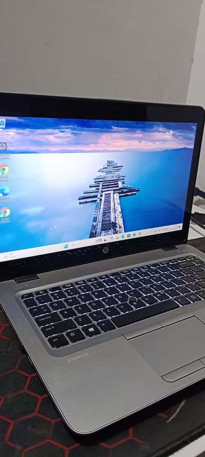 HP ELITEBOOK 840 G3 i5 6th gen with Touch display