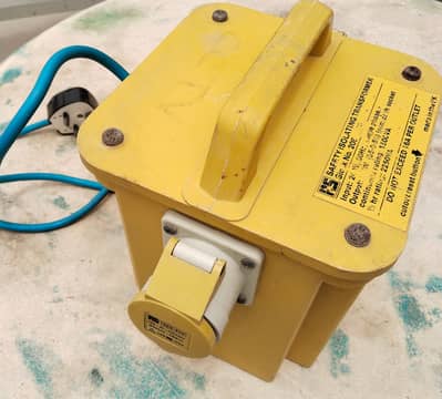 1500VA Transformer - 240V to 110V Stepdown Isolating Transformer