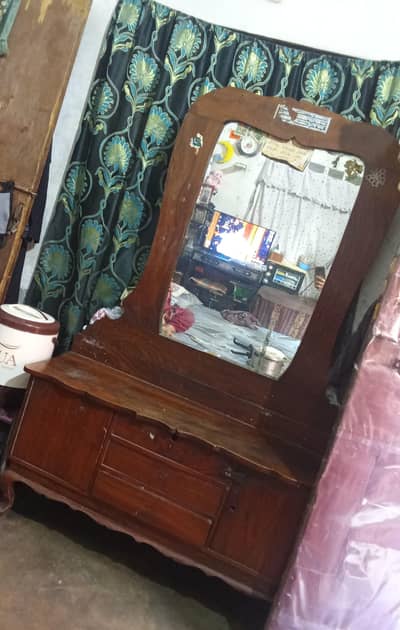 dressing table