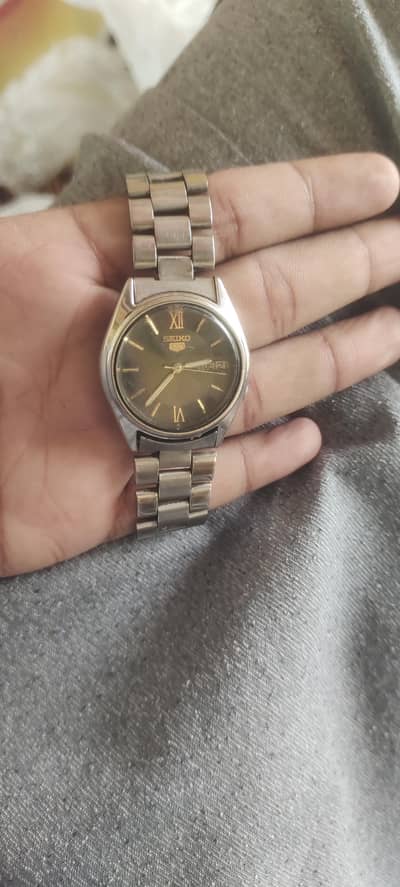 seiko 5 day or date