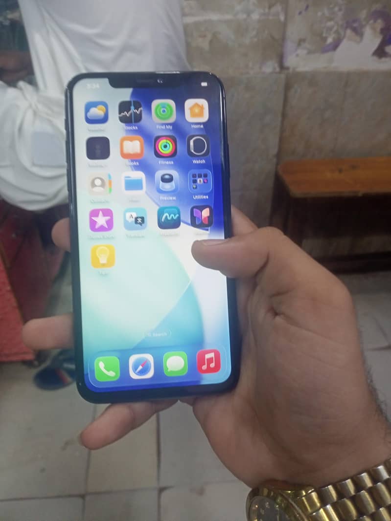 Apple iPhone 11 Pro max 5