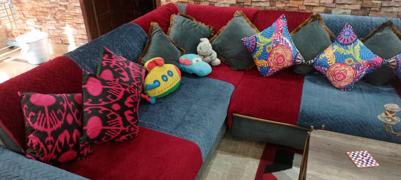L shaped sofa 0